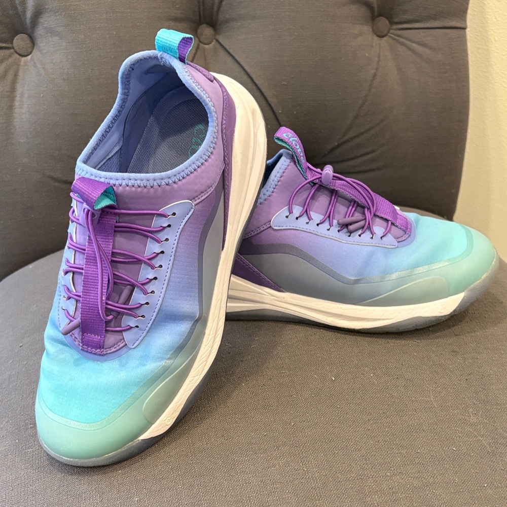 Clove Aero Aurora Shoes for Nursing